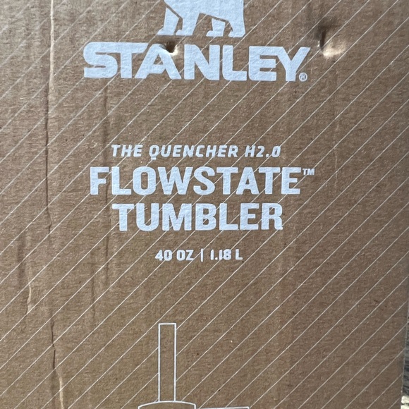 Stanley 40oz New Red Kitty tumbler - Picture 9 of 9